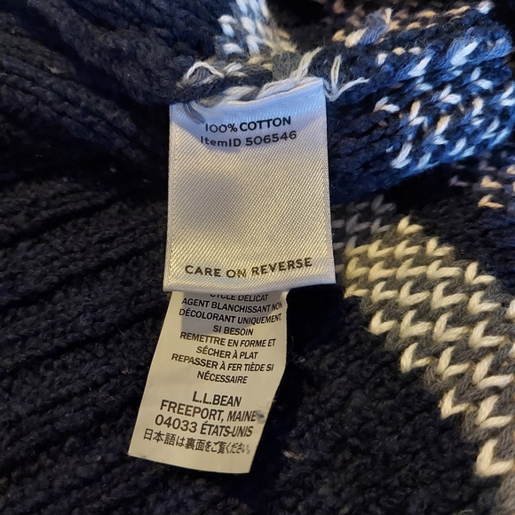 L.L. Bean Signature Navy and Cream Geometric Cotton Heavyweight Crewneck Sweater - Picture 4 of 7